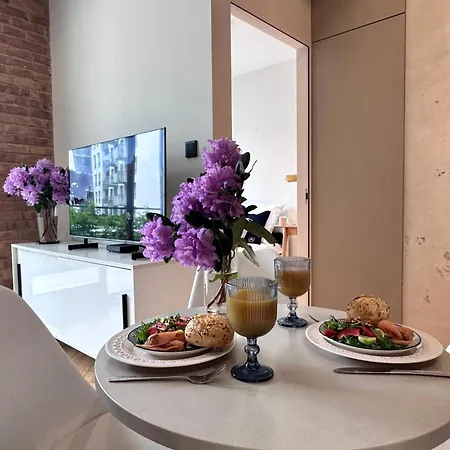 Maya's Flats & 73 - Garnizon *